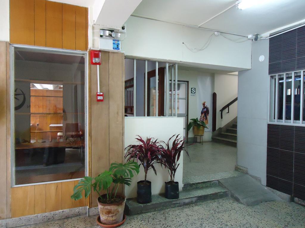 Hotel Estacion Central Лима Екстериор снимка